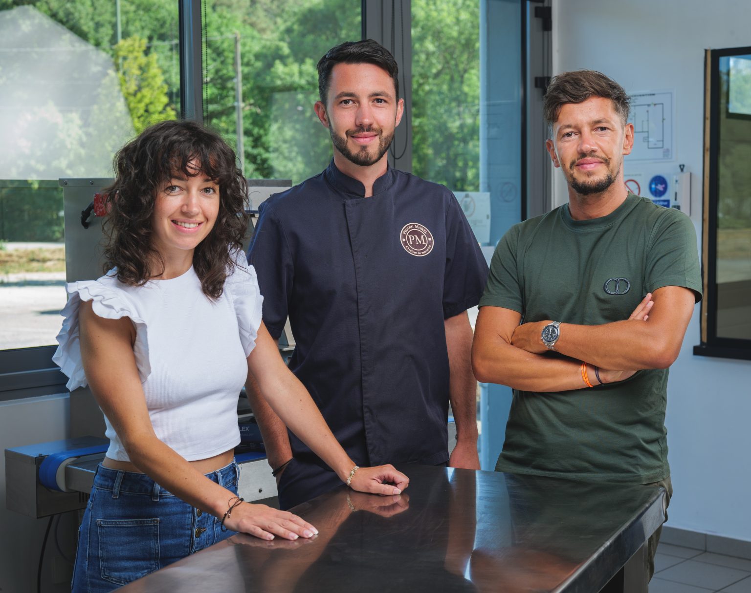 Les trois frères et sœur de la Maison Pierre Morel dans l’atelier